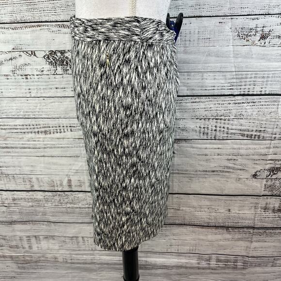 The Limited Skirt size 4 Black White Pencil Knee Stretch Pockets Career Casual - Picture 6 of 9